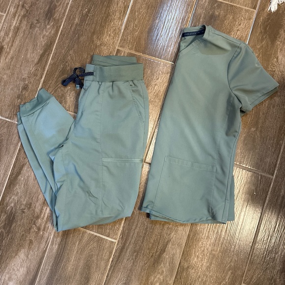 Fabletics Other - Fabletics Scrub Set